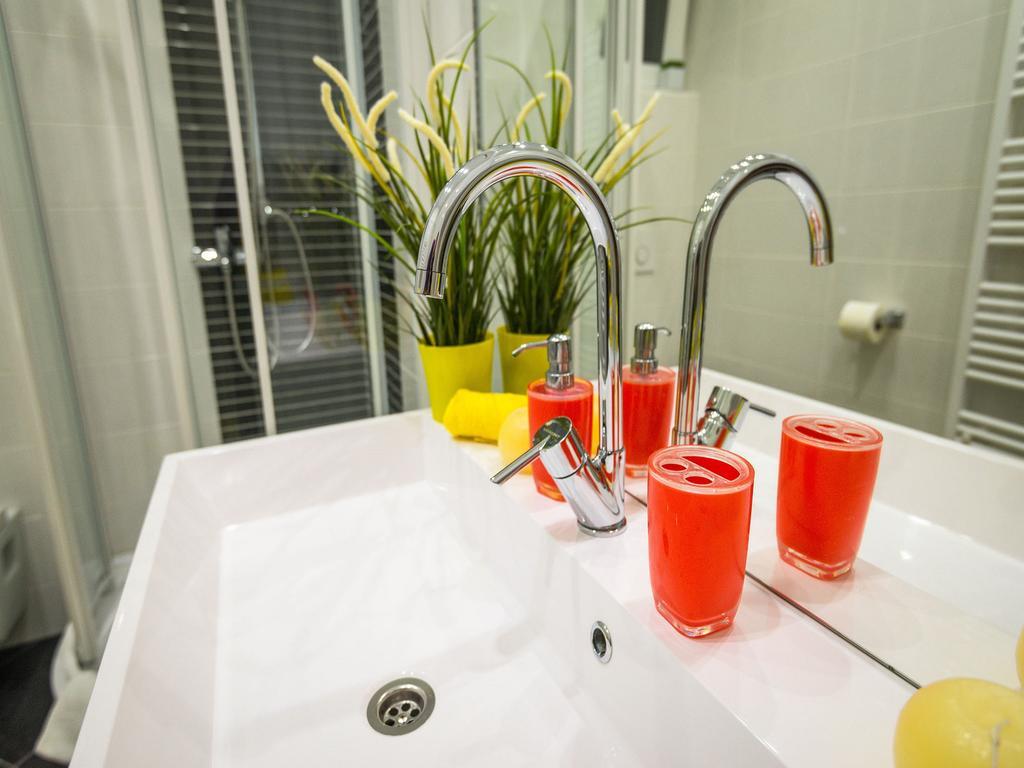 Apartments Sunny Garden Бродарица Экстерьер фото